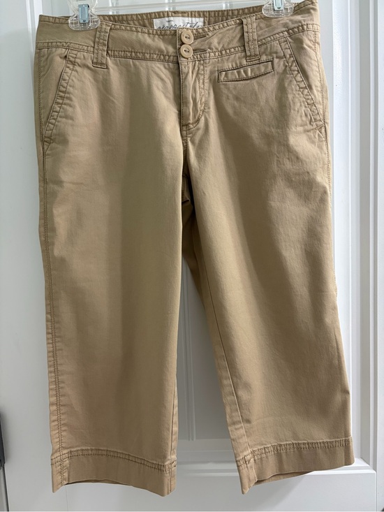 Aeropostale Pants - Aeropostale Classic Khaki Bermuda Shorts/Capri Pants Sz 5/6 Y2K